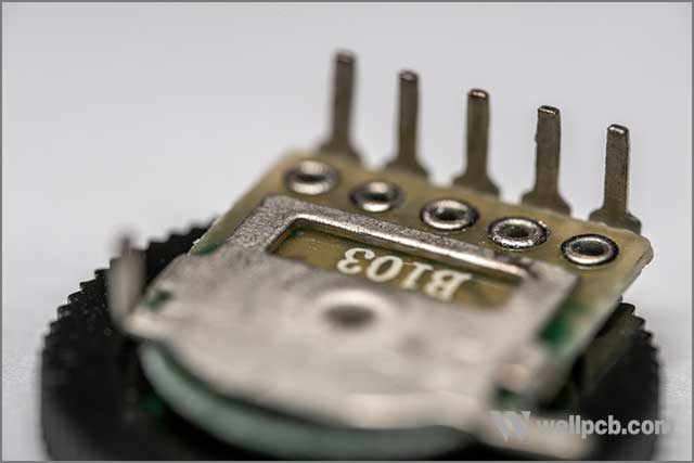 Potentiometer close up image on an electronic circuit board.jpg