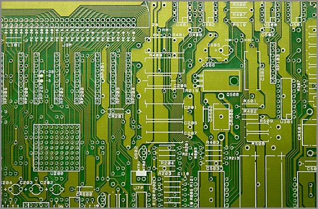 green is the most available color of solder masks for a long time.jpg