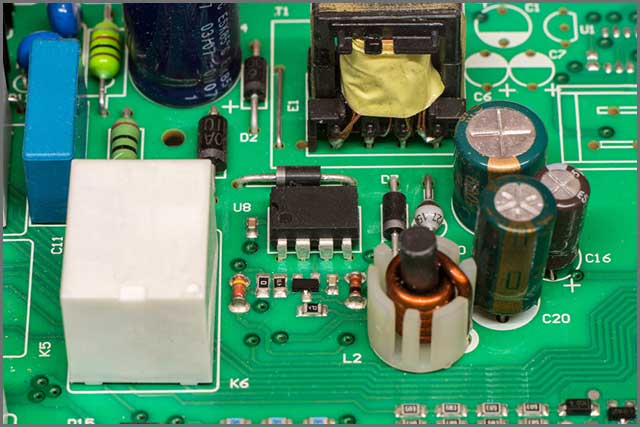 It shows a possible low noise amplifier multi-layer PCB.jpg
