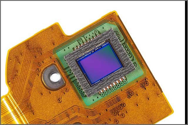 Photosensitive sensor on a PCB closeup.jpg