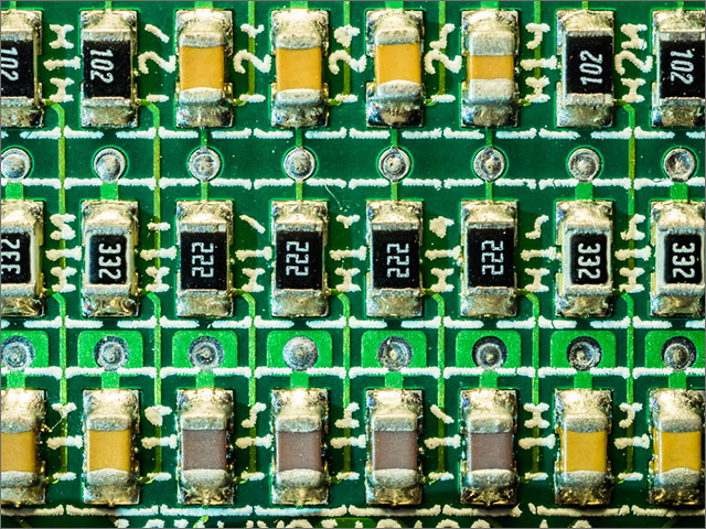 Common SMD components: transistors ad resistors