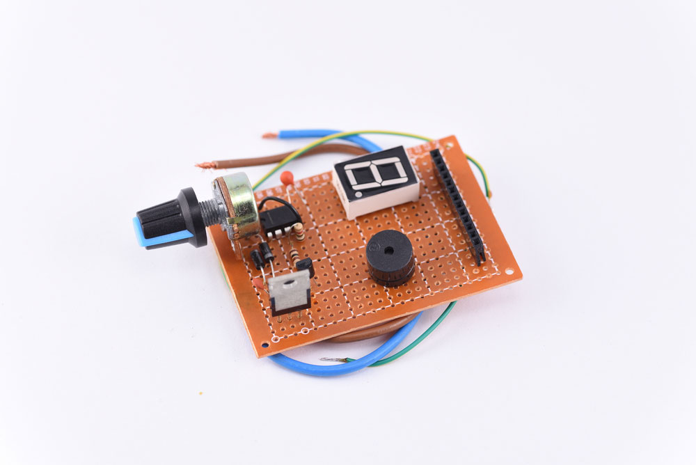 Electronic board with Potentiometer