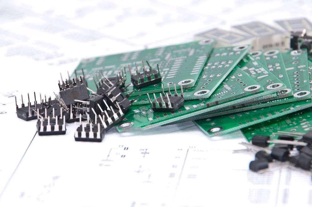 Homemade PCB--A collection of chips along with a set of circuit boards 