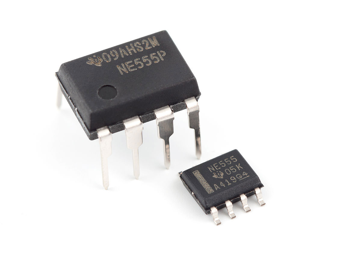 Image showing a 555  IC.