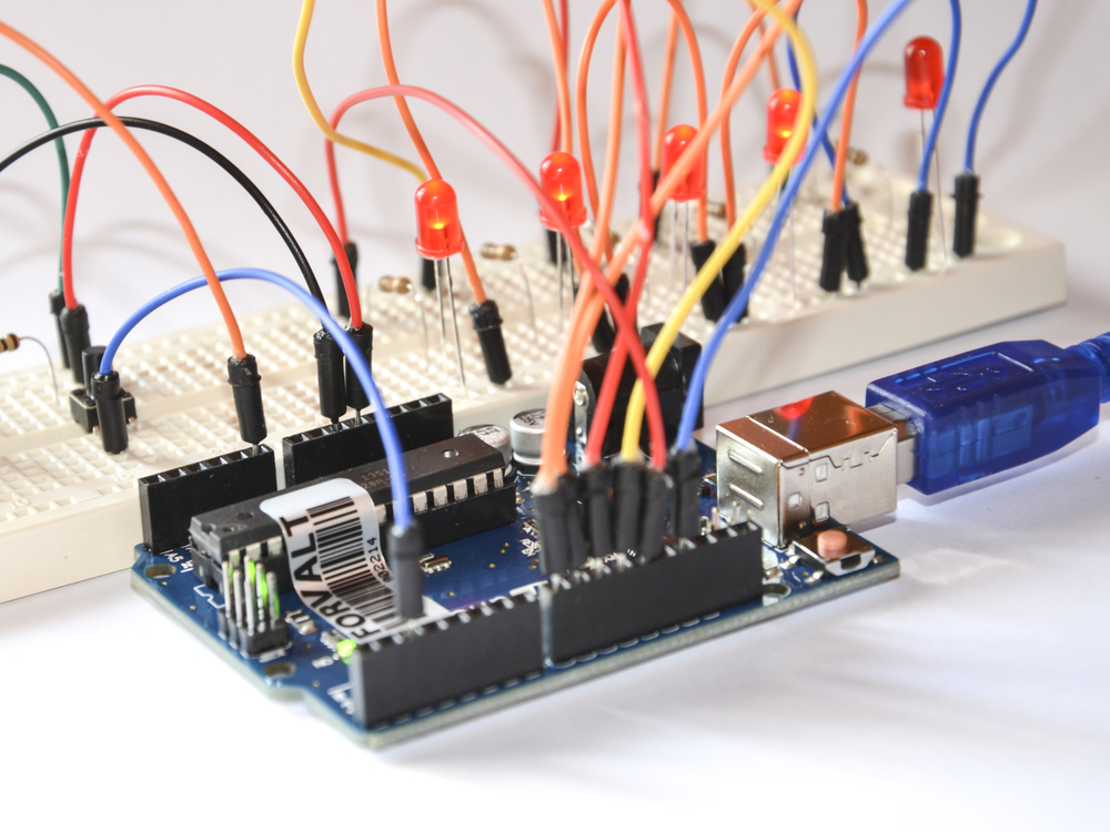 An Arduino electronic platform for hobbyists
