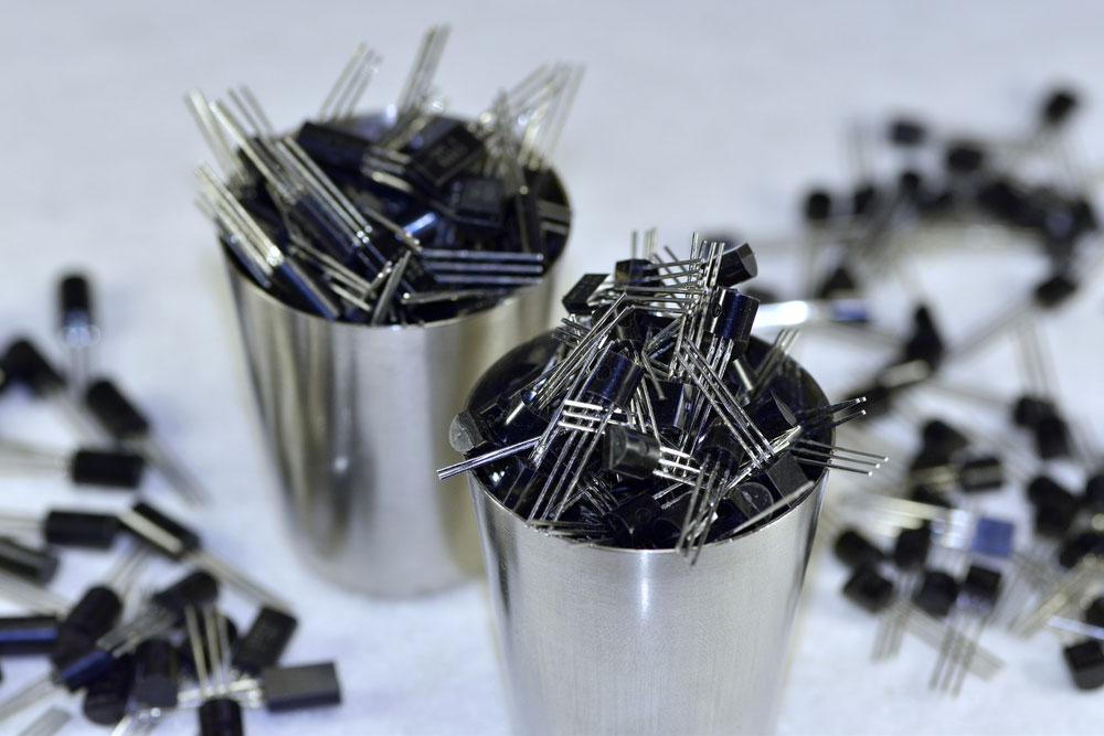 Collection of low-power transistors in metal cups