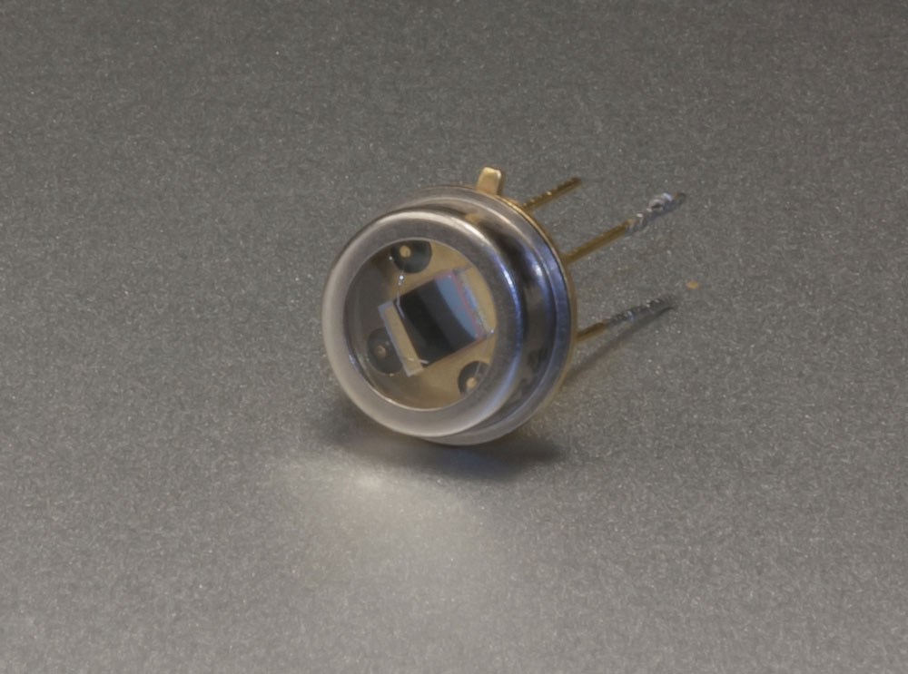  (a photocell or photodiode used for light detection.)