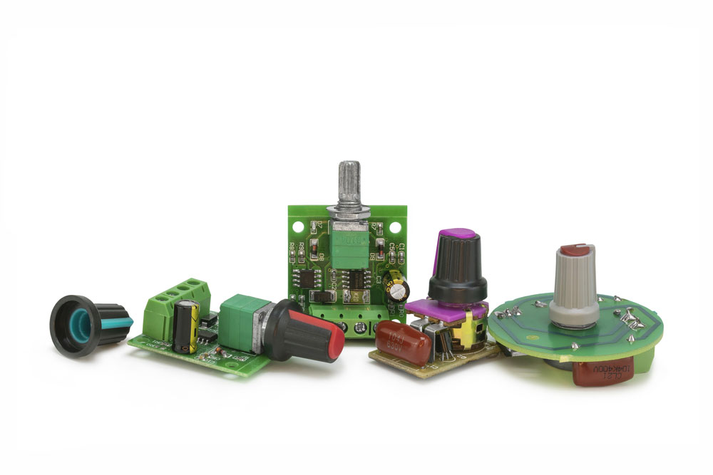 adjustable voltage regulator and PWM speed controller